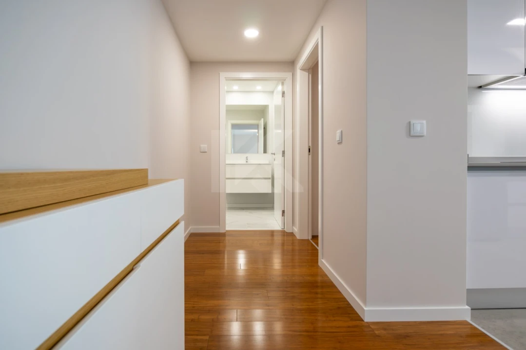 Apartamento T1 para Arrendamento em São Martinho Foto 12