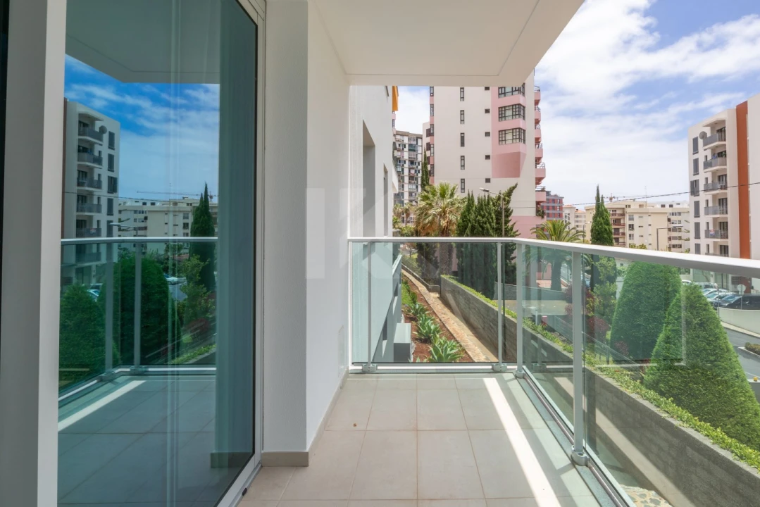 Apartamento T1 para Arrendamento em São Martinho Foto 19