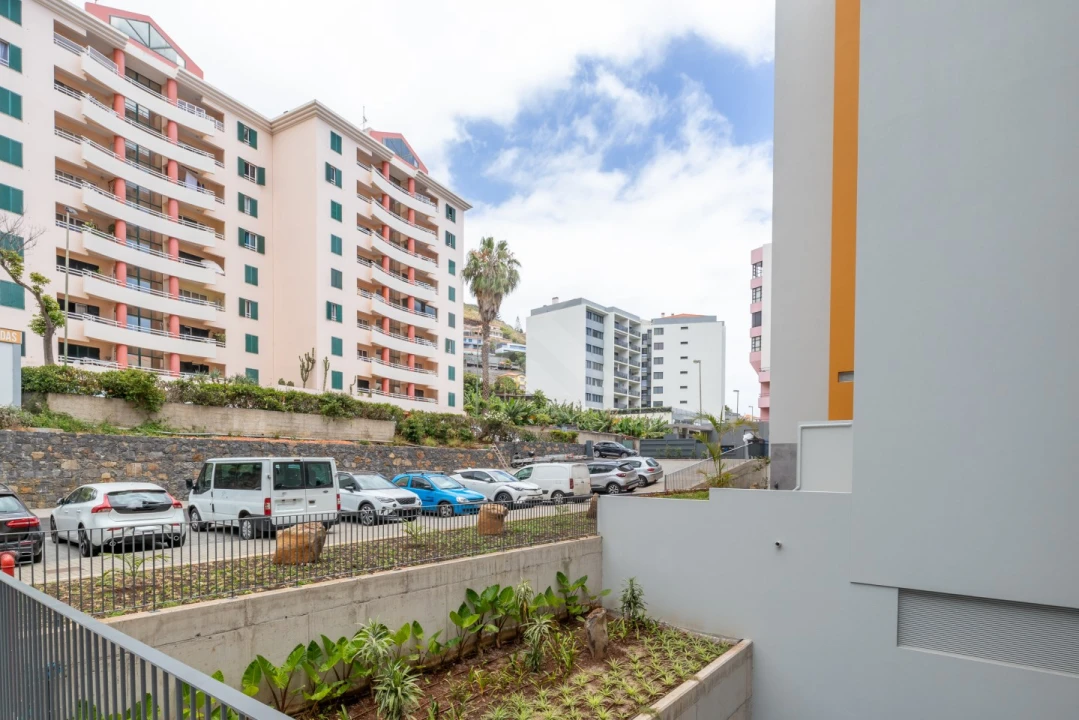 Apartamento T1 para Arrendamento em São Martinho Foto 26