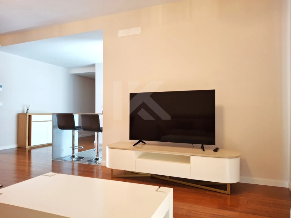 Apartamento T1 para Arrendamento em São Martinho Foto 6