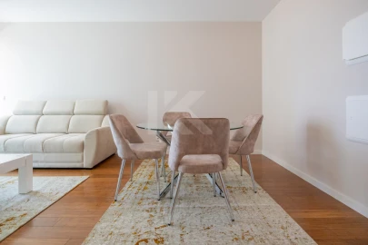 Apartamento T1 para Arrendamento em São Martinho