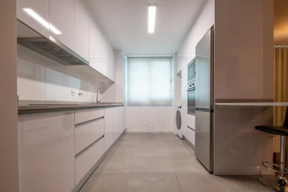 Apartamento T1 para Arrendamento em São Martinho