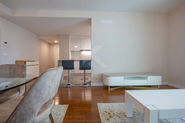 Apartamento T1 para Arrendamento em São Martinho Foto 2