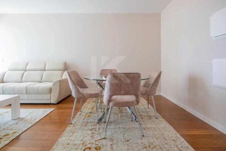 Apartamento T1 para Arrendamento em São Martinho Foto 4