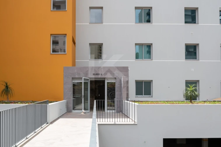 Apartamento T1 para Arrendamento em São Martinho Foto 24