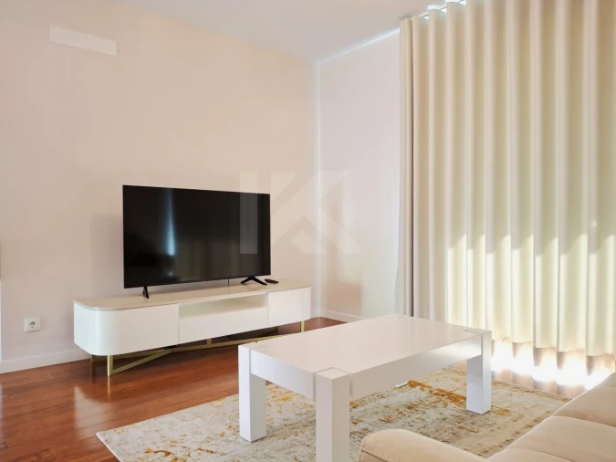 Apartamento T1 para Arrendamento em São Martinho Foto 7