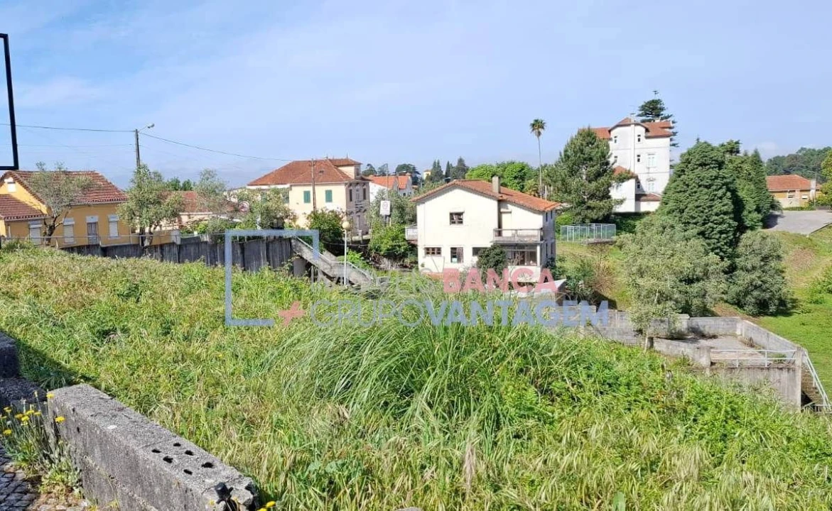 Terreno para Venda em Luso Foto 1