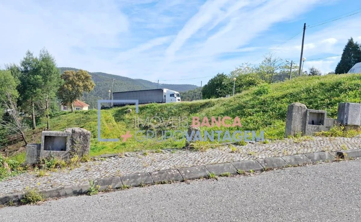 Terreno para Venda em Luso Foto 3