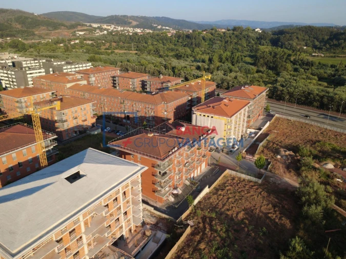 Apartamento T3 para Venda em Santo Antonio dos Olivais Foto 12