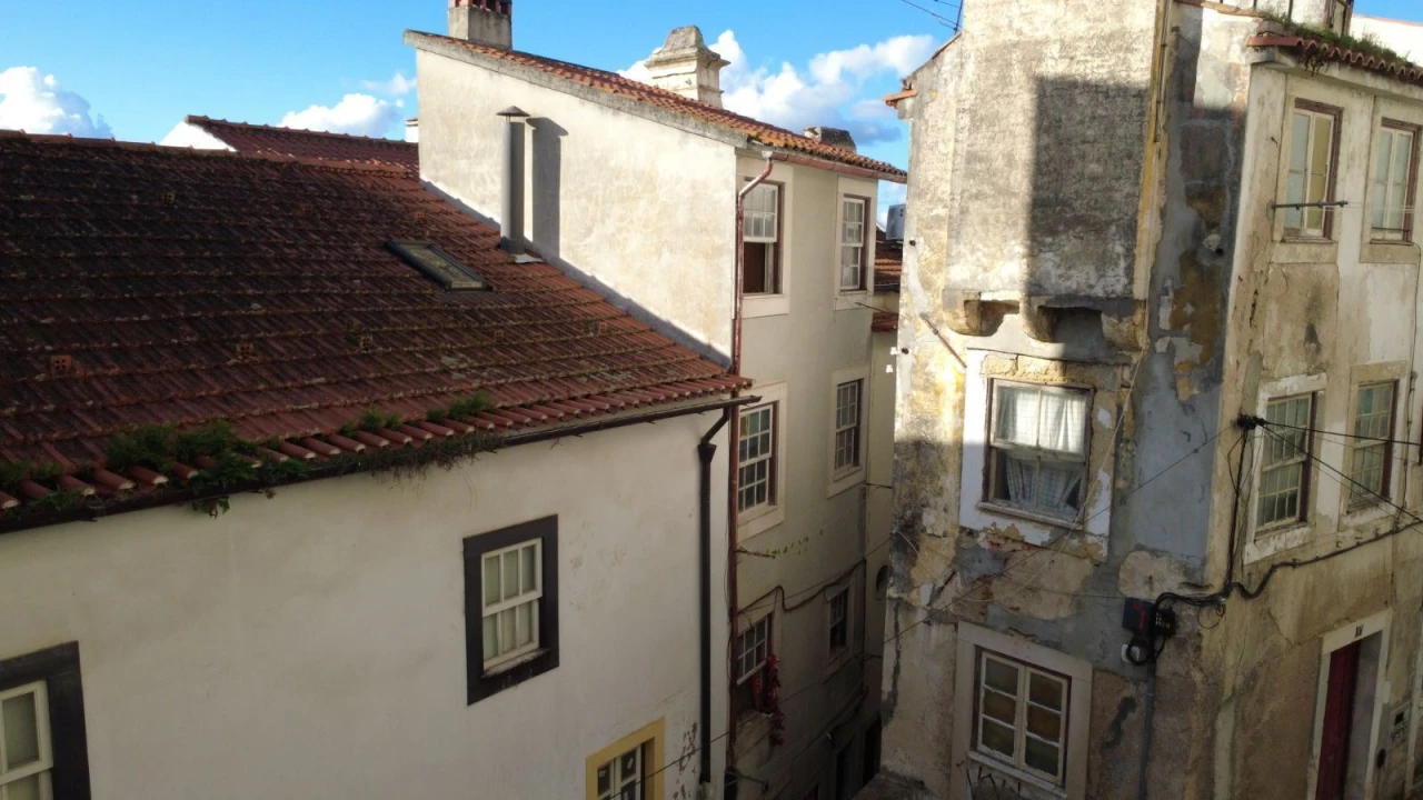 Moradia T4 para Venda em Sé Nova, Santa Cruz, Almedina e São Bartolomeu Foto 1