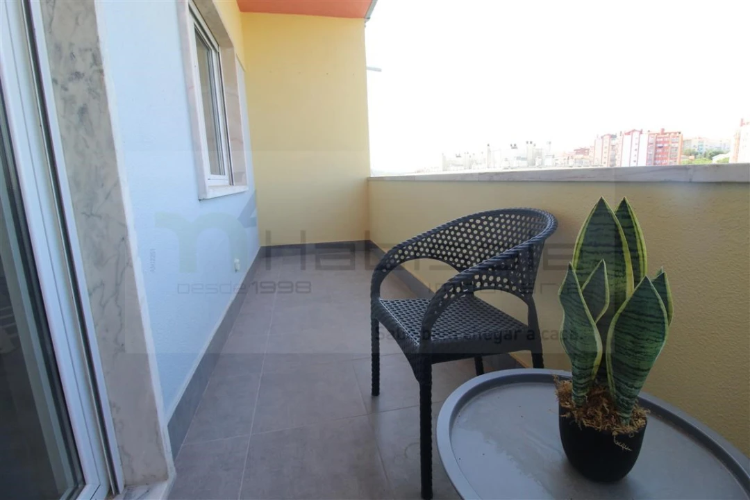 Apartamento T3 para Venda em Benfica Foto 5
