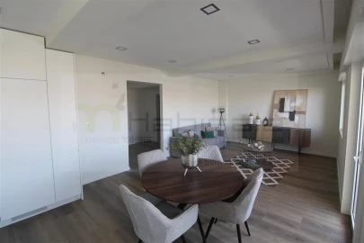 Apartamento T3 para Venda em Benfica