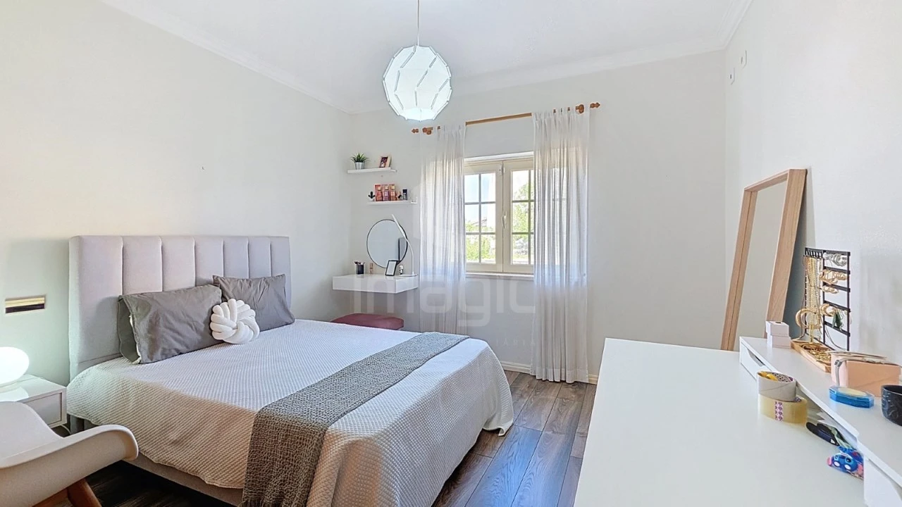 Moradia T4 para Venda em Encarnação Foto 22