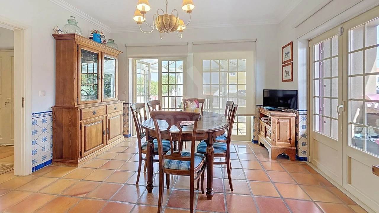 Moradia T4 para Venda em Encarnação Foto 12