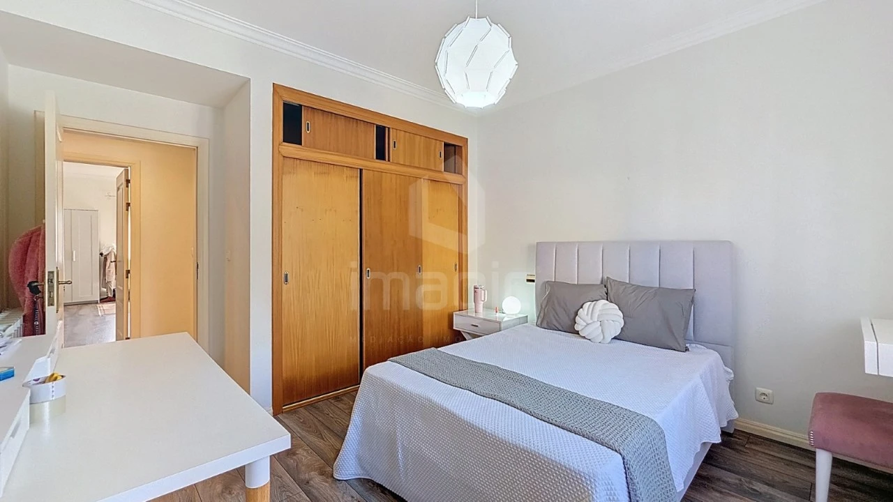 Moradia T4 para Venda em Encarnação Foto 23