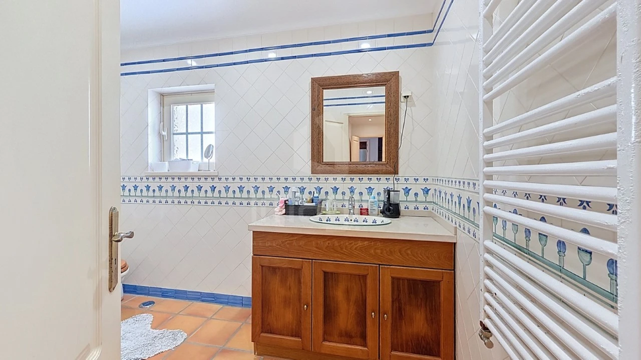 Moradia T4 para Venda em Encarnação Foto 24