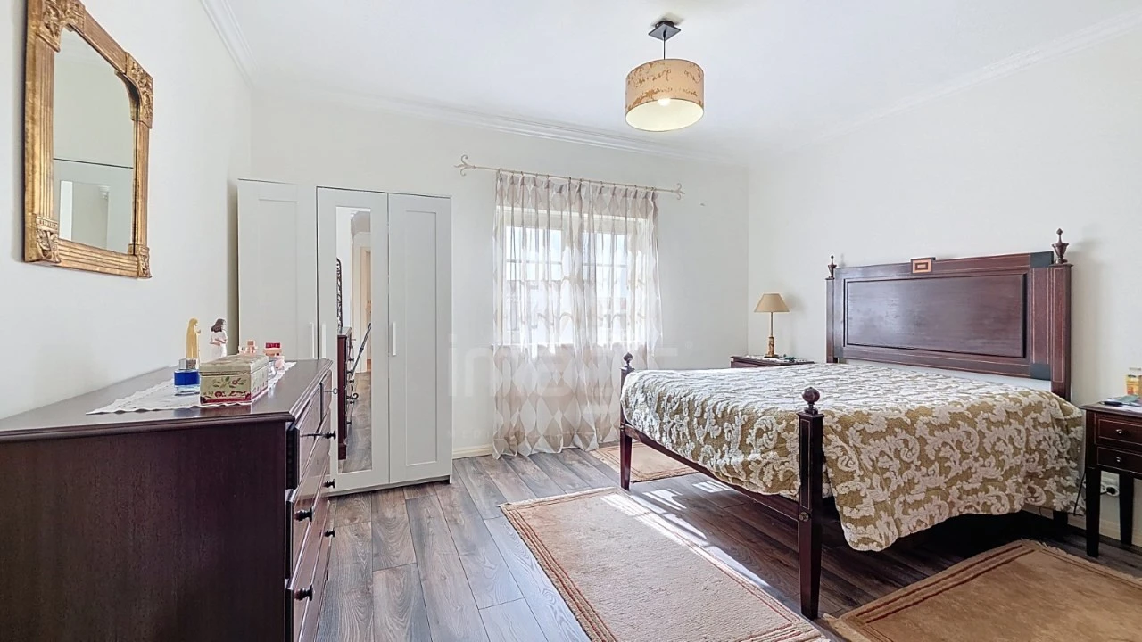 Moradia T4 para Venda em Encarnação Foto 30