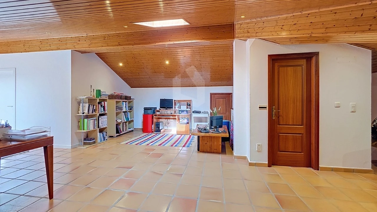 Moradia T4 para Venda em Encarnação Foto 33