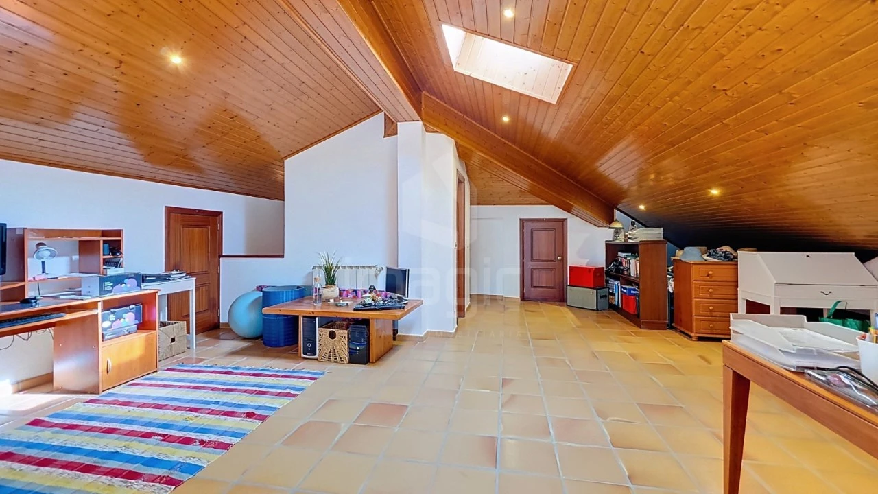 Moradia T4 para Venda em Encarnação Foto 35