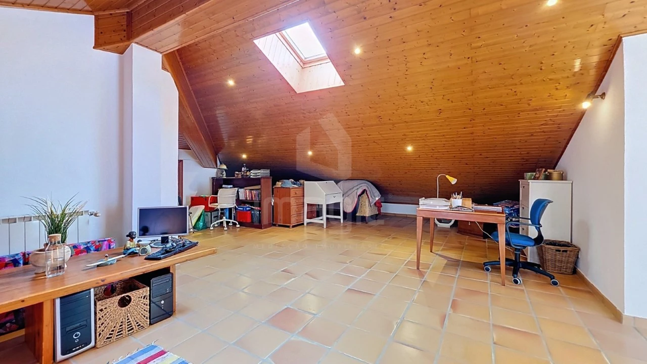 Moradia T4 para Venda em Encarnação Foto 36