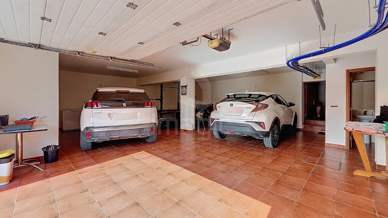 Moradia T4 para Venda em Encarnação Foto 38