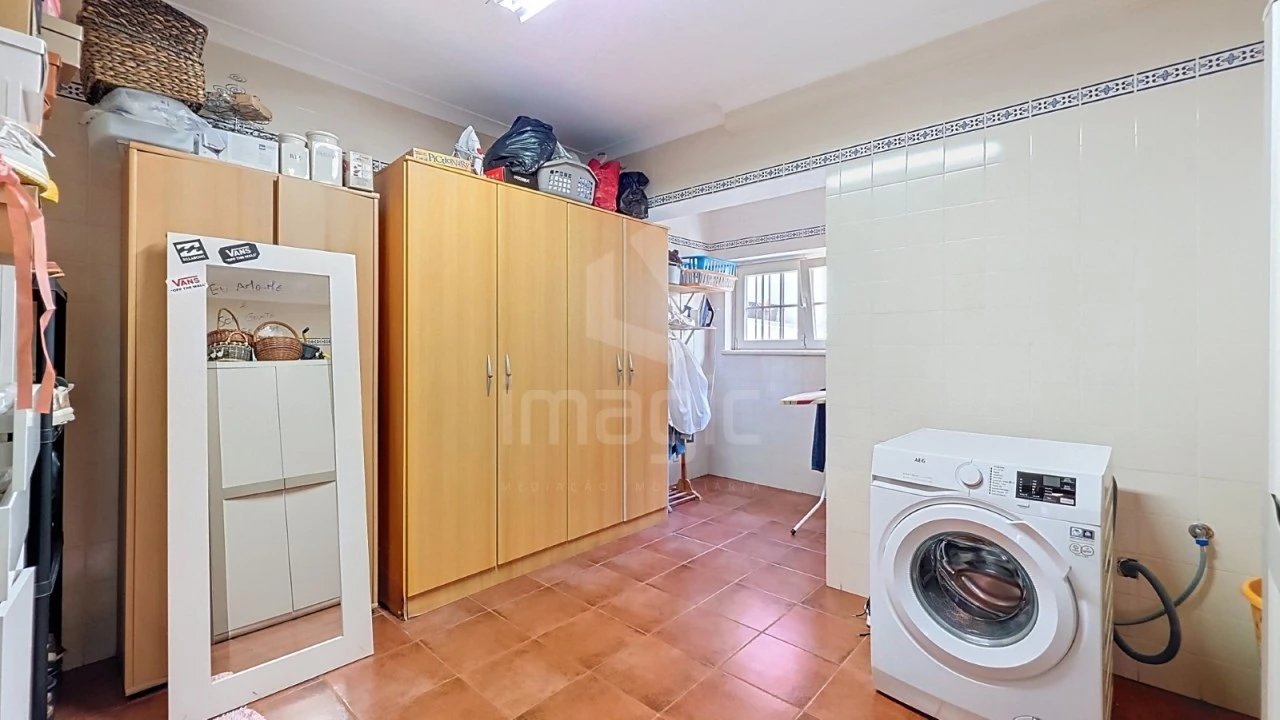 Moradia T4 para Venda em Encarnação Foto 40