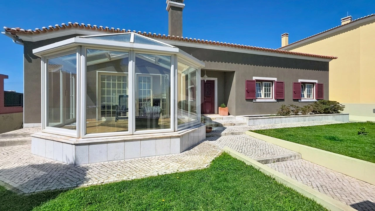 Moradia T4 para Venda em Encarnação Foto 2