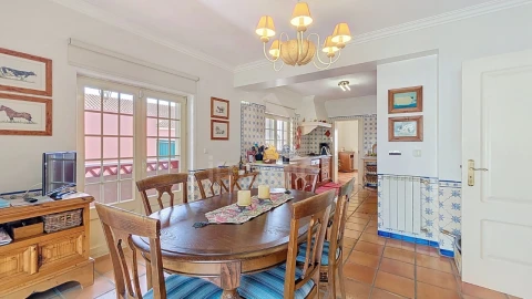 Moradia T4 para Venda em Encarnação