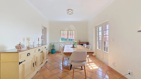 Moradia T4 para Venda em Encarnação