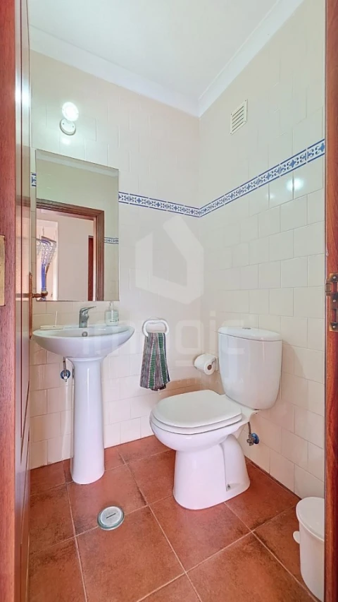 Moradia T4 para Venda em Encarnação