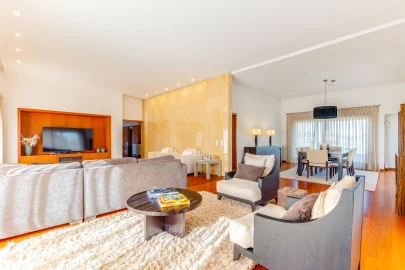 Moradia T5 para Venda em Póvoa de Varzim, Beiriz e Argivai