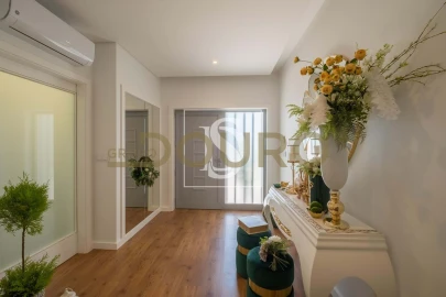 Moradia T3 para Venda em Sandim, Olival, Lever e Crestuma