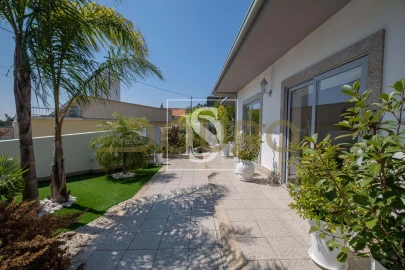 Moradia T3 para Venda em Sandim, Olival, Lever e Crestuma