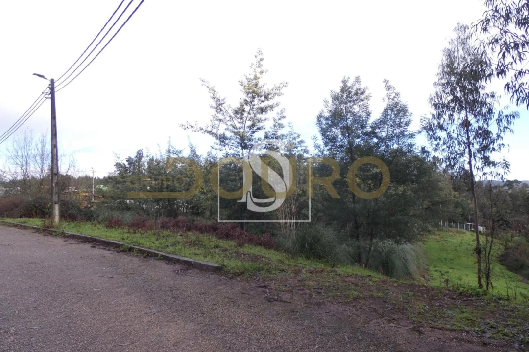 Terreno para Venda em Sandim, Olival, Lever e Crestuma Foto 1