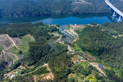 Terreno para Venda em Melres e Medas