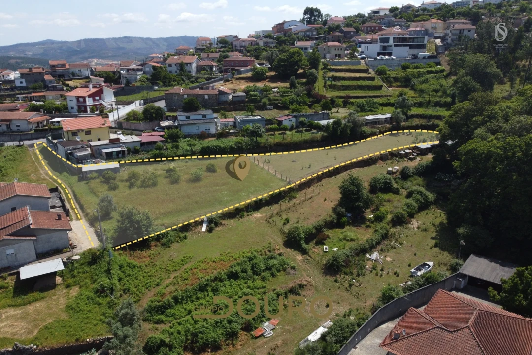 Terreno para Venda em Sandim, Olival, Lever e Crestuma Foto 1