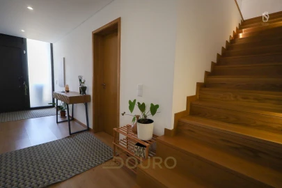 Moradia T3 para Venda em Grijó e Sermonde