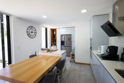 Moradia T3 para Venda em Grijó e Sermonde