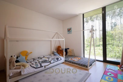 Moradia T3 para Venda em Grijó e Sermonde