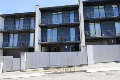 Moradia T3 para Venda em Grijó e Sermonde