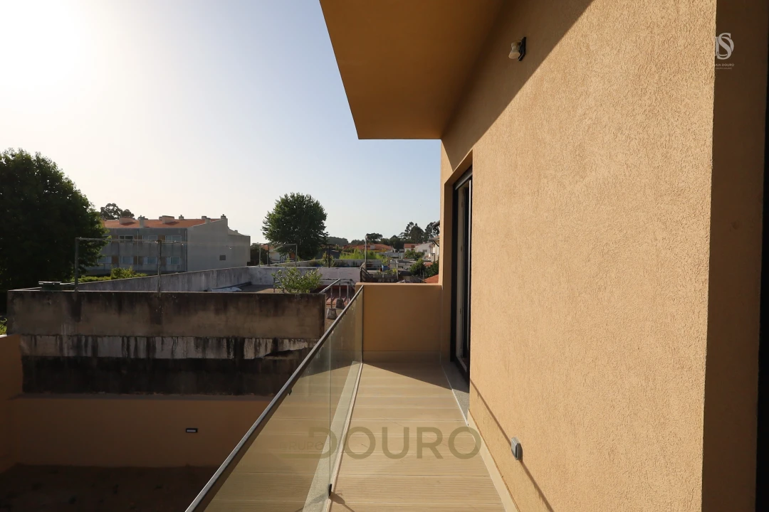 Moradia T3 para Venda em Vila Nova da Telha Foto 21