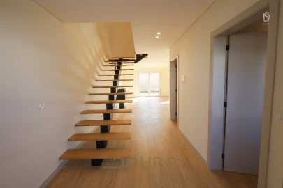 Moradia T3 para Venda em Vila Nova da Telha