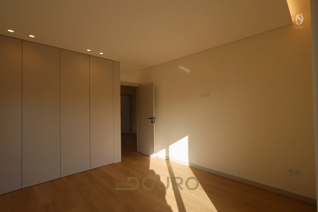 Moradia T3 para Venda em Vila Nova da Telha Foto 15