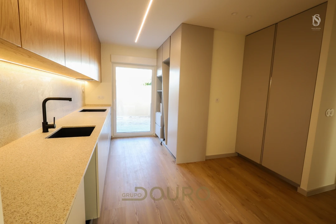 Moradia T3 para Venda em Vila Nova da Telha Foto 7