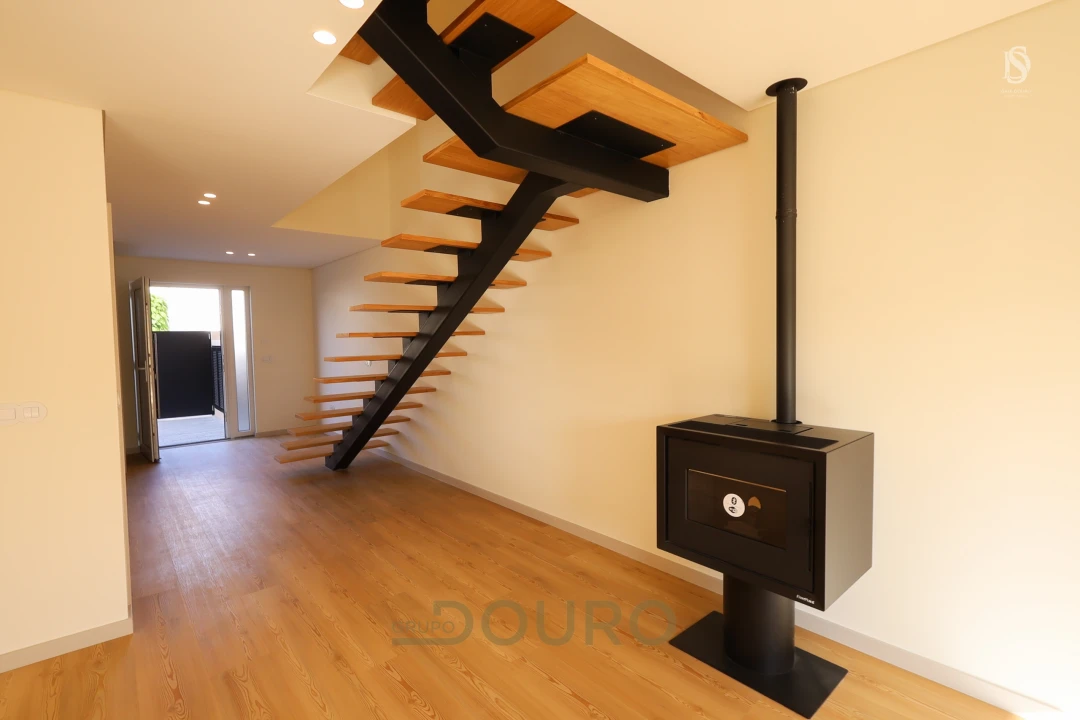 Moradia T3 para Venda em Vila Nova da Telha Foto 16