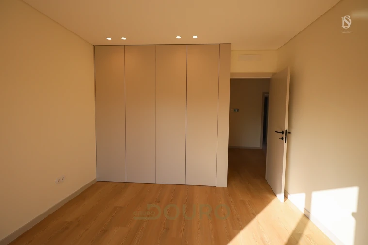 Moradia T3 para Venda em Vila Nova da Telha Foto 18