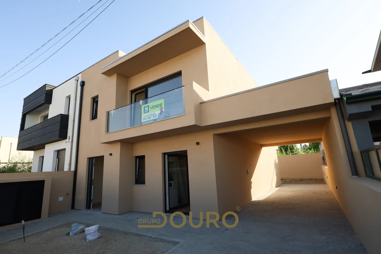 Moradia T3 para Venda em Vila Nova da Telha