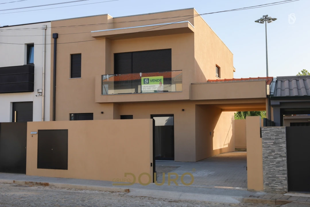 Moradia T3 para Venda em Vila Nova da Telha Foto 8