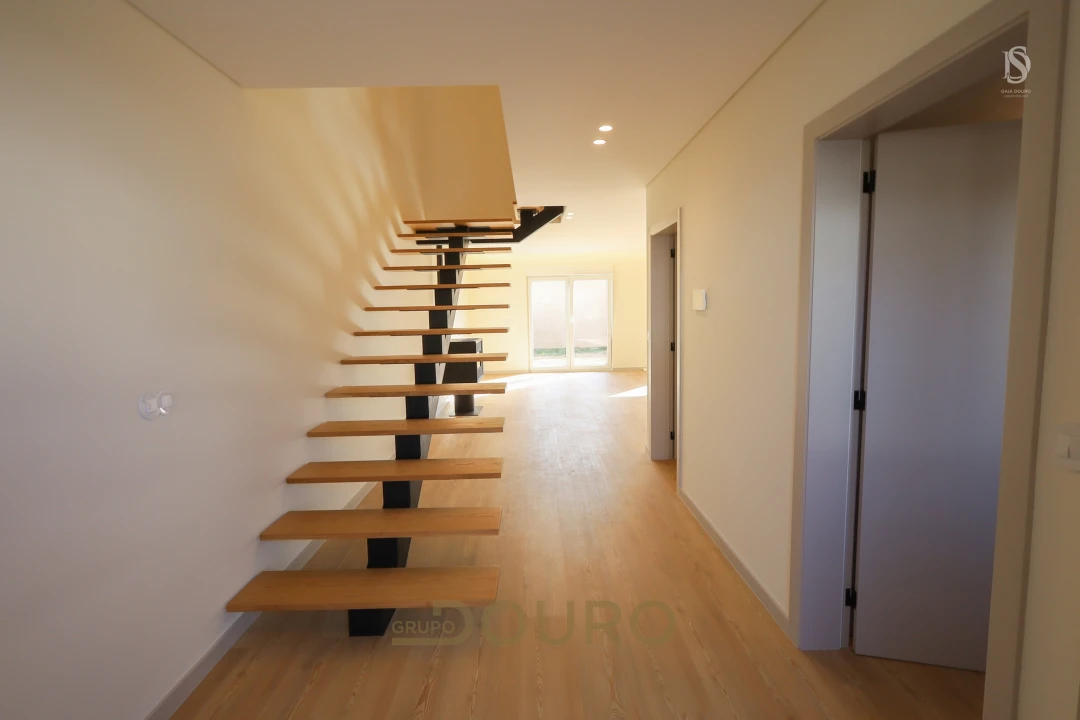 Moradia T3 para Venda em Vila Nova da Telha Foto 5