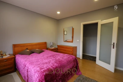 Moradia T3 para Venda em Pedroso e Seixezelo